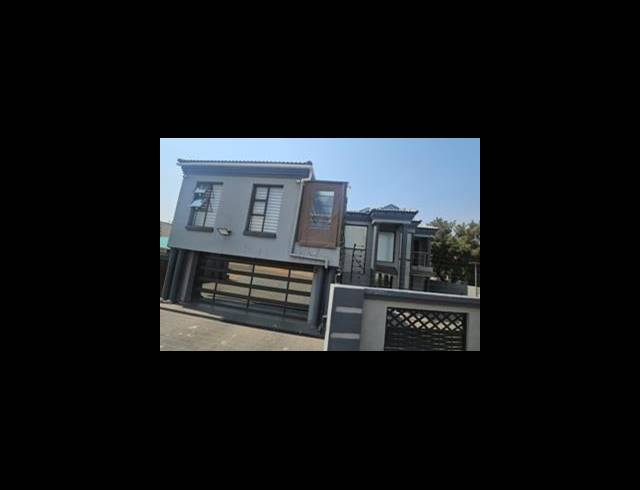 5 BEDROOM HOUSE FOR SALE IN THE ORCHARDS